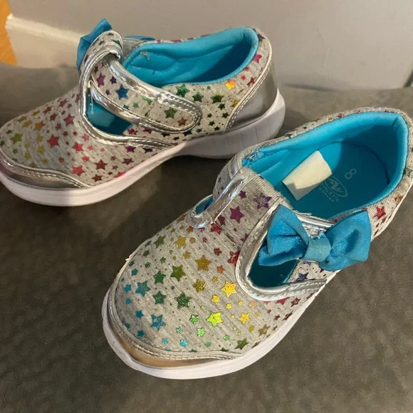 Girls 8 Osh Kosh Shoes and 9/10 Pink Furry Slip On NWT and Stars slip on Lot - Picture 5 of 5